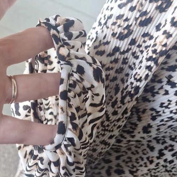 Banana Republic  Cheeta print maxi dress, XS, DH111 - Picture 2 of 6